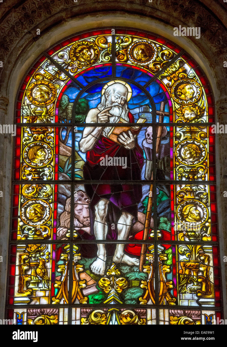 Church window, Mosteiro dos Jerónimos, Jeronimos Monastery, UNESCO World Cultural Heritage Site, Belém, Lisbon Stock Photo
