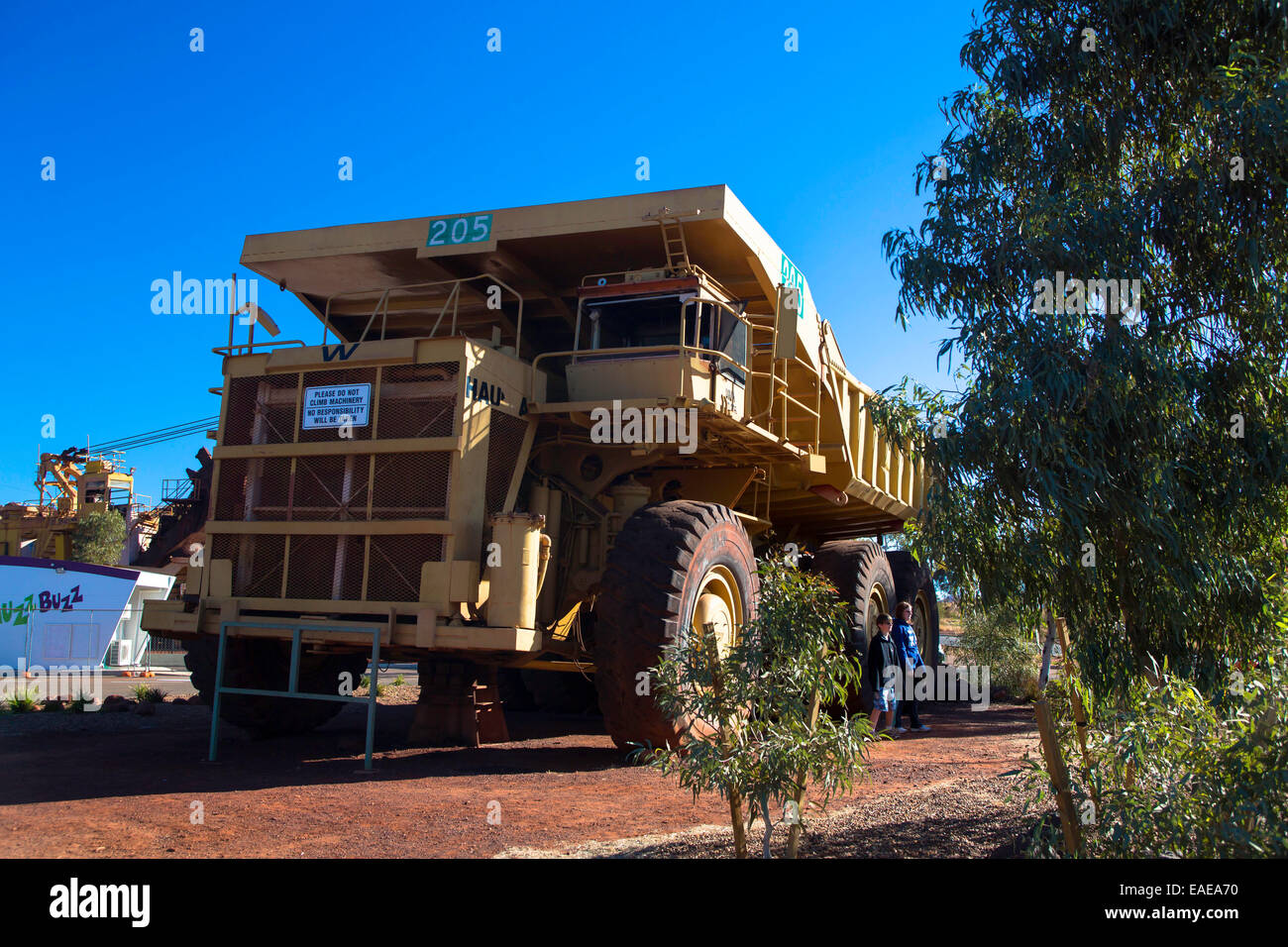 Fahrzeuge transporter hi res stock photography and images Alamy