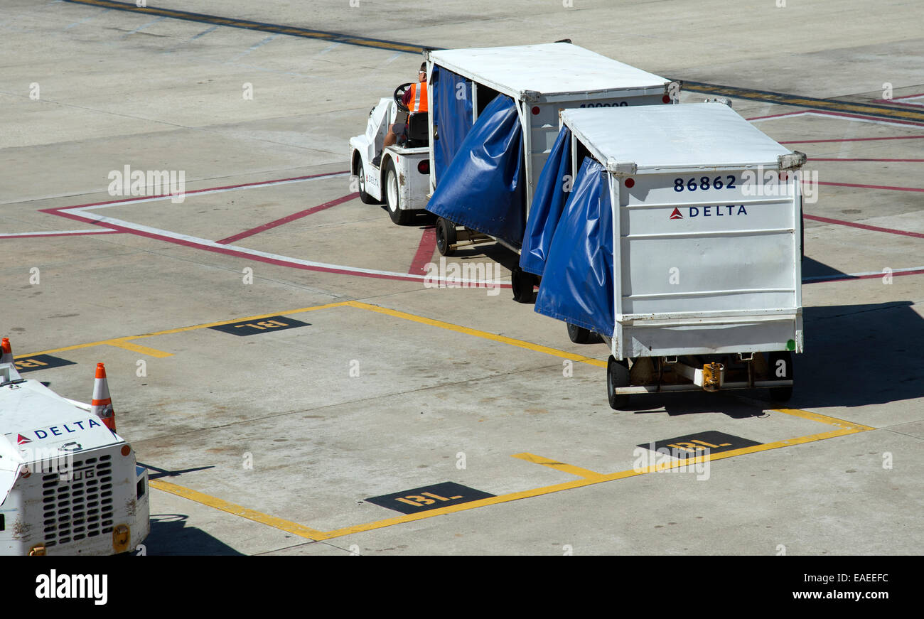 Airport Luggage Truck High Resolution Stock Photography and Images Alamy
