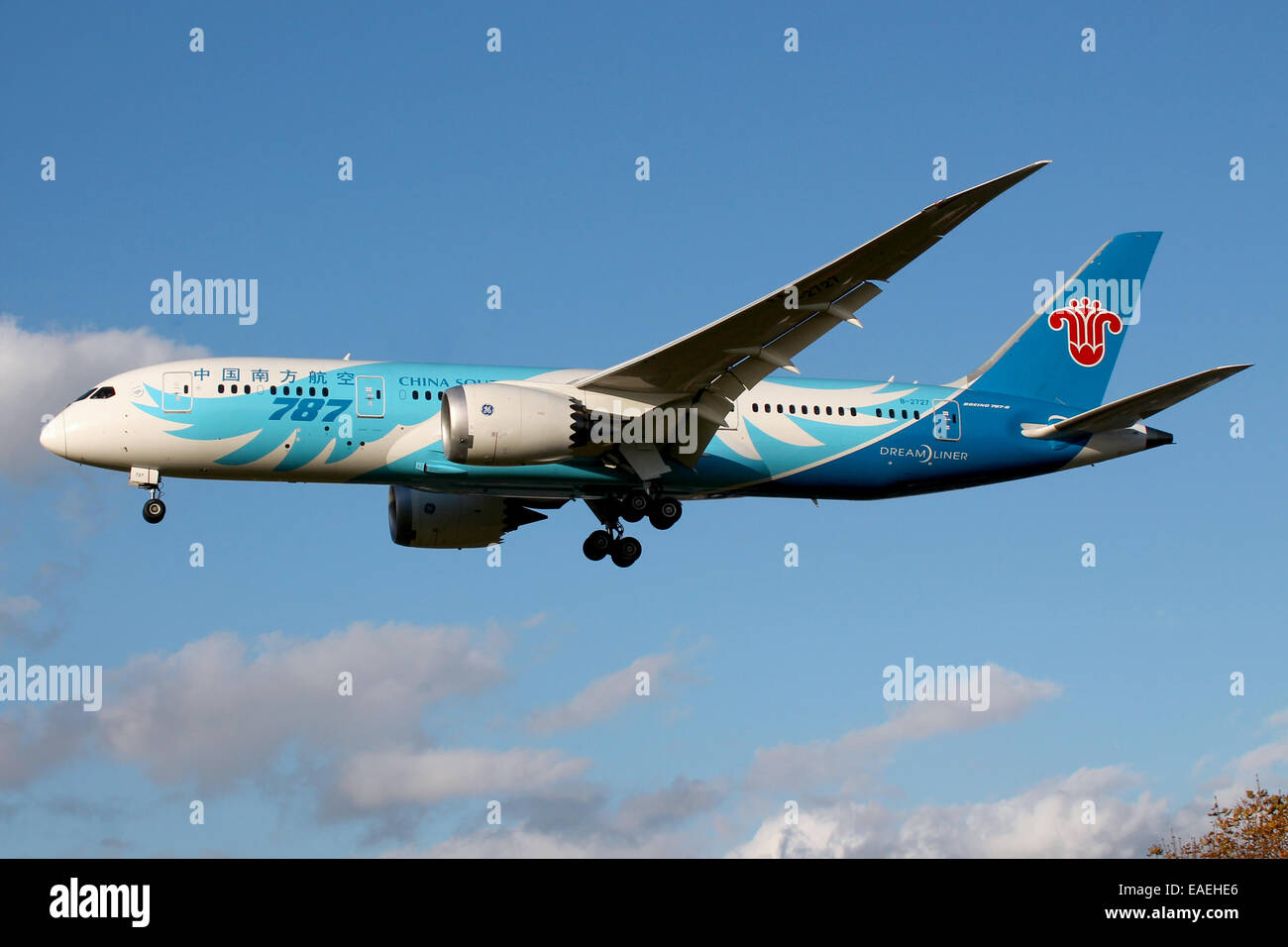 China Southern Boeing 787-8 approaches runway 27L at London Heathrow Airport. Stock Photo