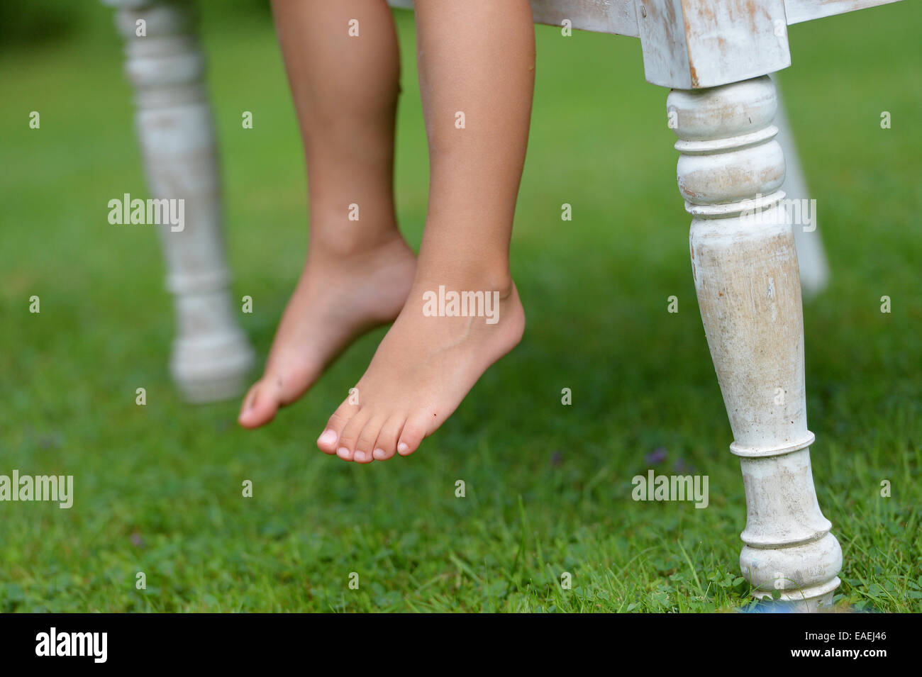 Little girls feet hires stock photography and images Alamy