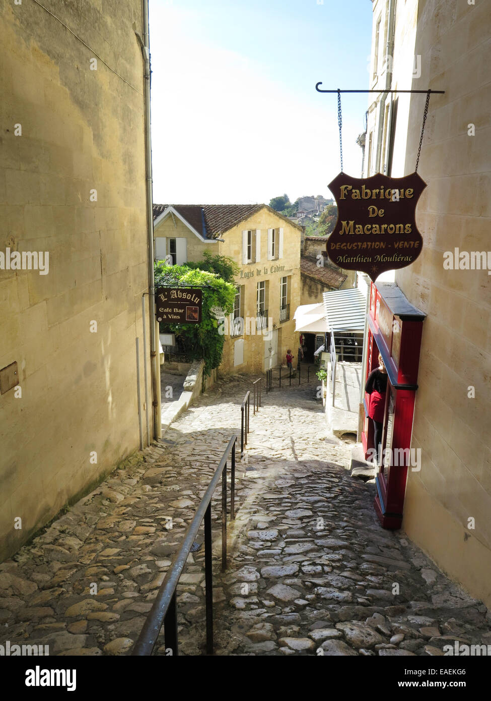 The steep cobbles at St Emilion, Bordeaux, France Stock Photo