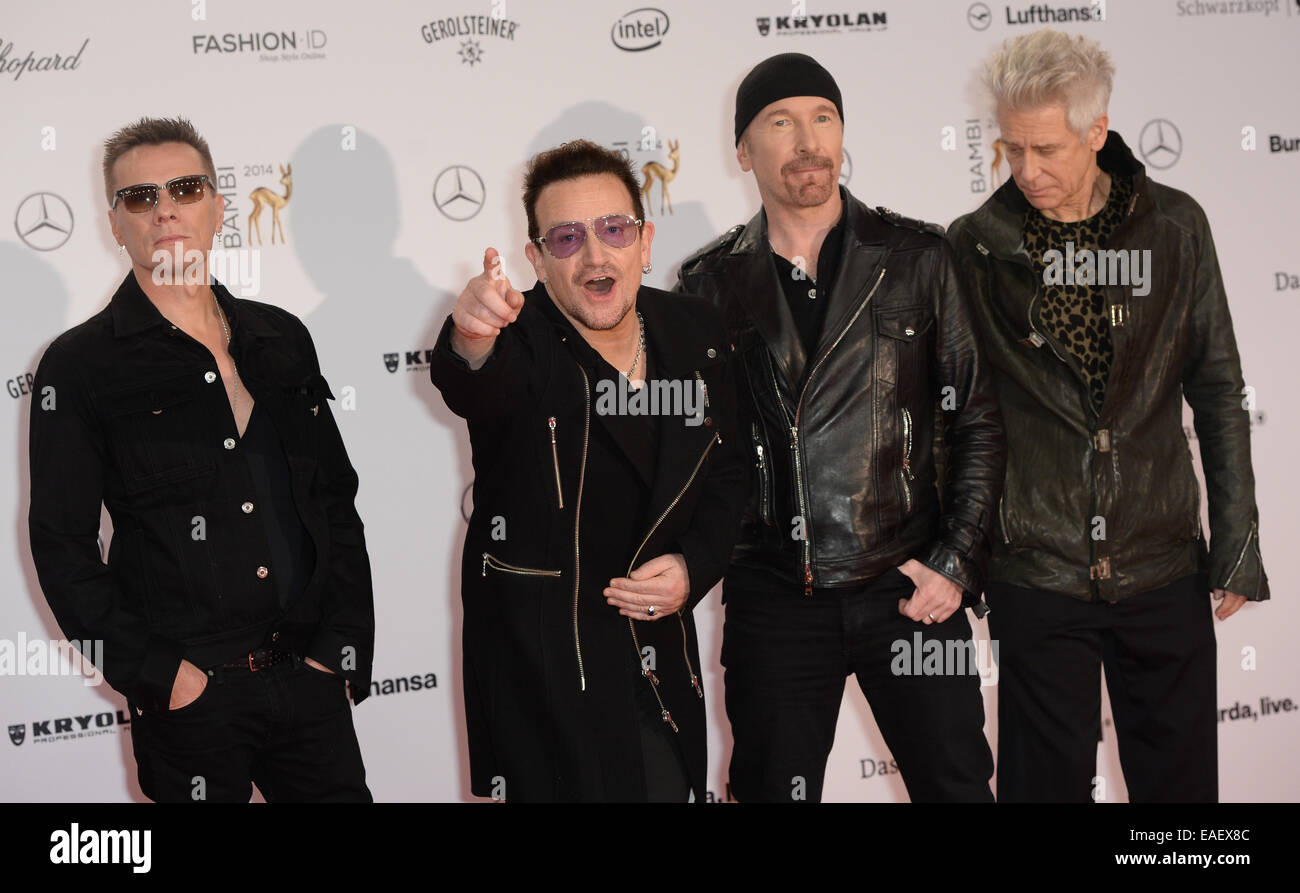 Bono lead singer u2 hi-res stock photography and images - Alamy