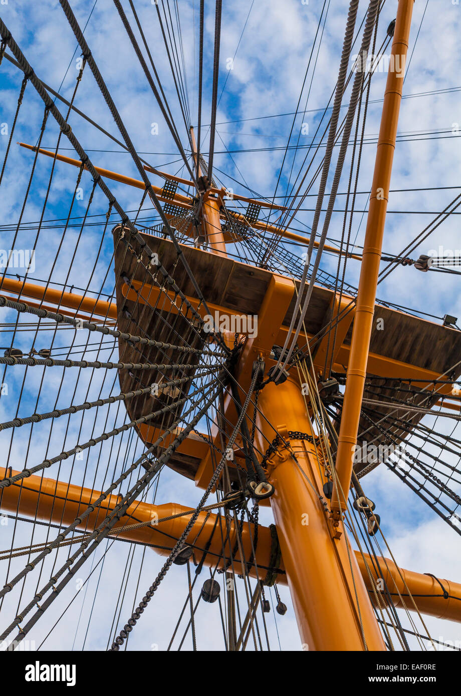 Ships mast hi-res stock photography and images - Alamy