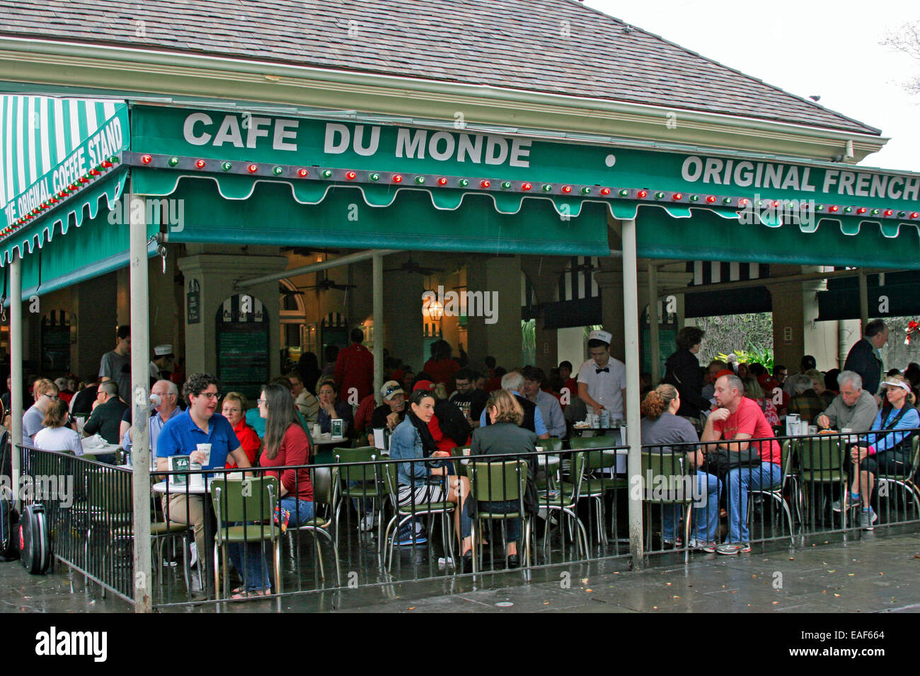 Café du Monde - French Quarter - 1554 tips from 92472 visitors
