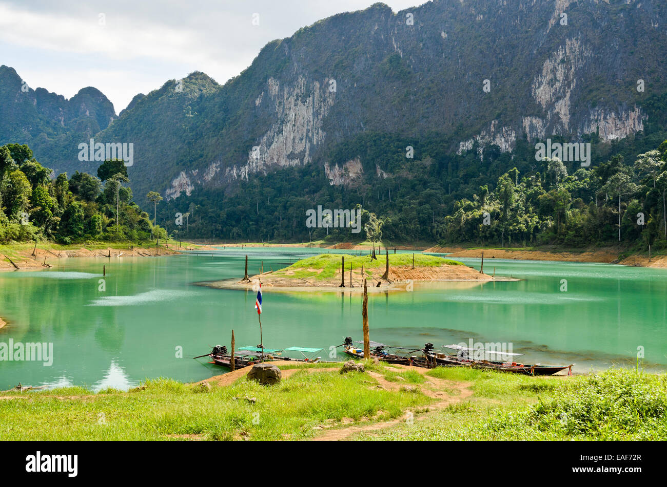 Beautiful mountains and river natural attractions in Ratchaprapha Dam at Khao Sok National Park, Surat Thani Province, Thailand Stock Photo
