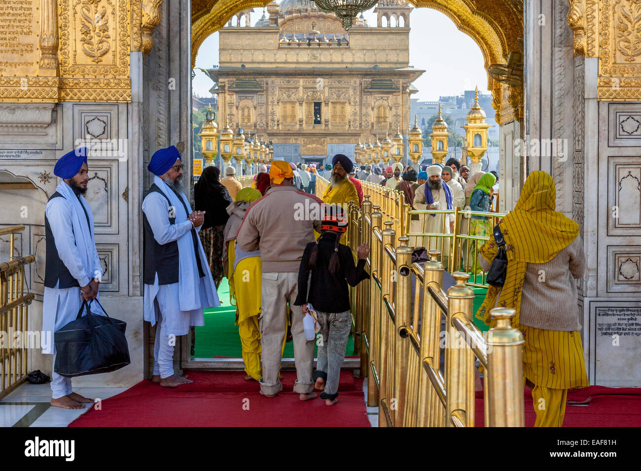 Golden temple amritsar arch hi-res stock photography and images - Alamy