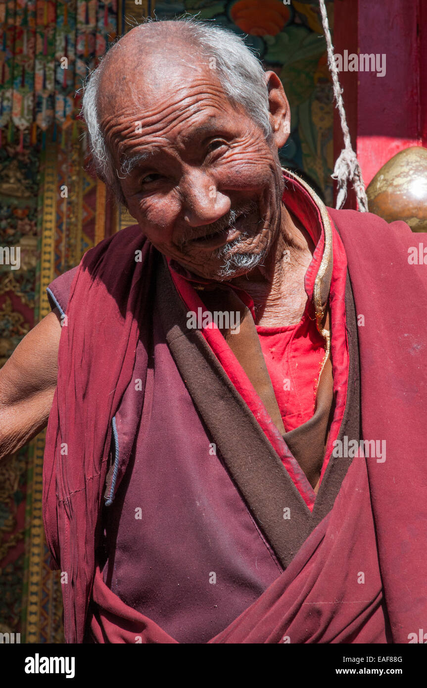 Tibetan buddhist monk hi-res stock photography and images - Alamy