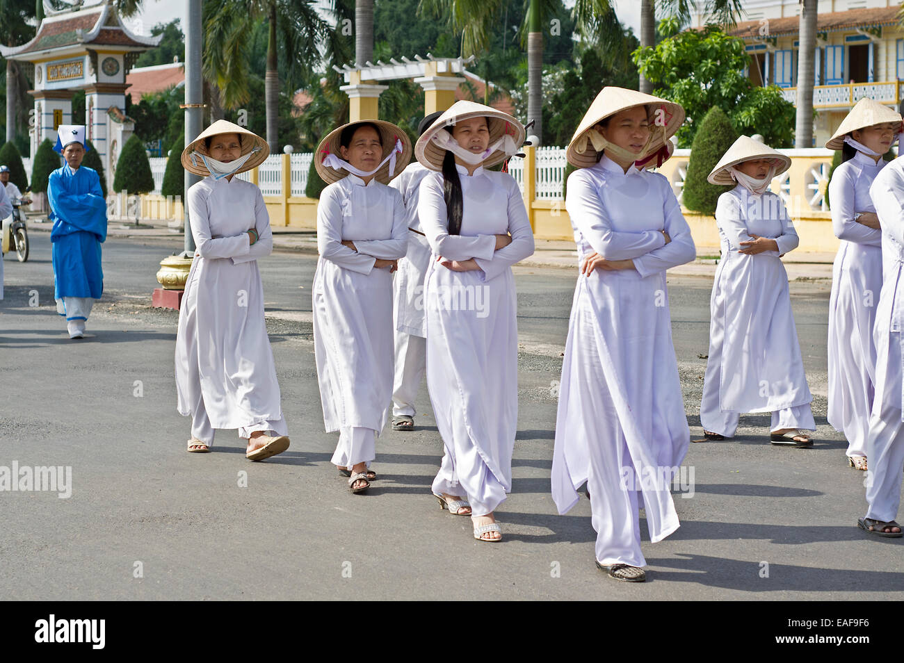 Procession vietnam funeral hires stock photography and images Alamy