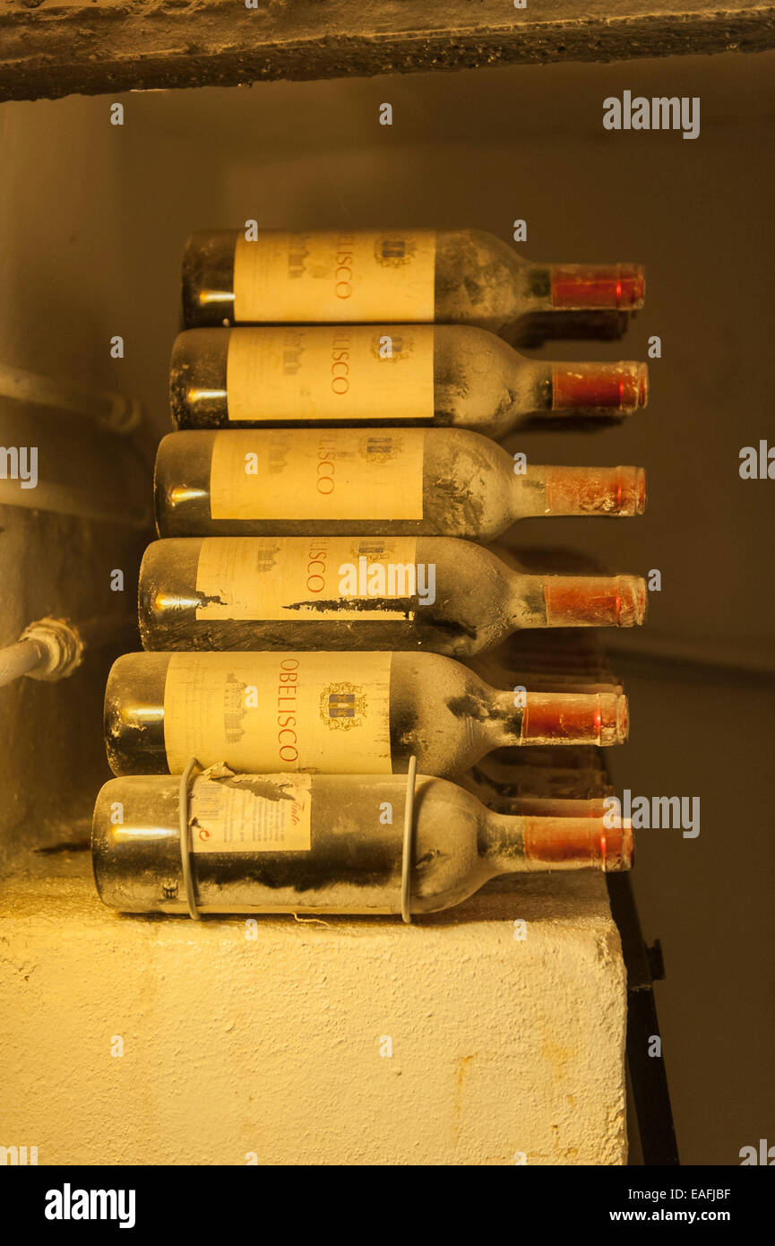 Dirty dusty hires stock photography and images Alamy