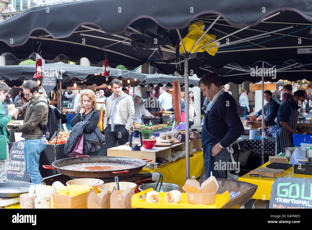 Covent garden street food market hires stock photography and images