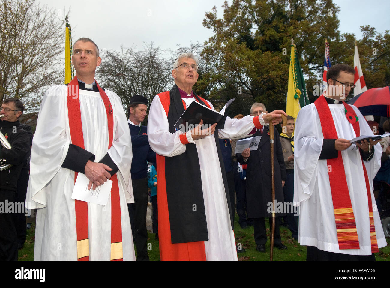 Clergy clergymen hires stock photography and images Alamy