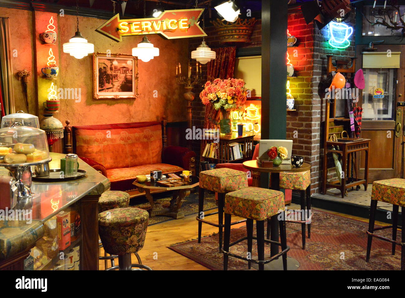 Warner Brothers set for friends Central Perk Bar Stock Photo - Alamy