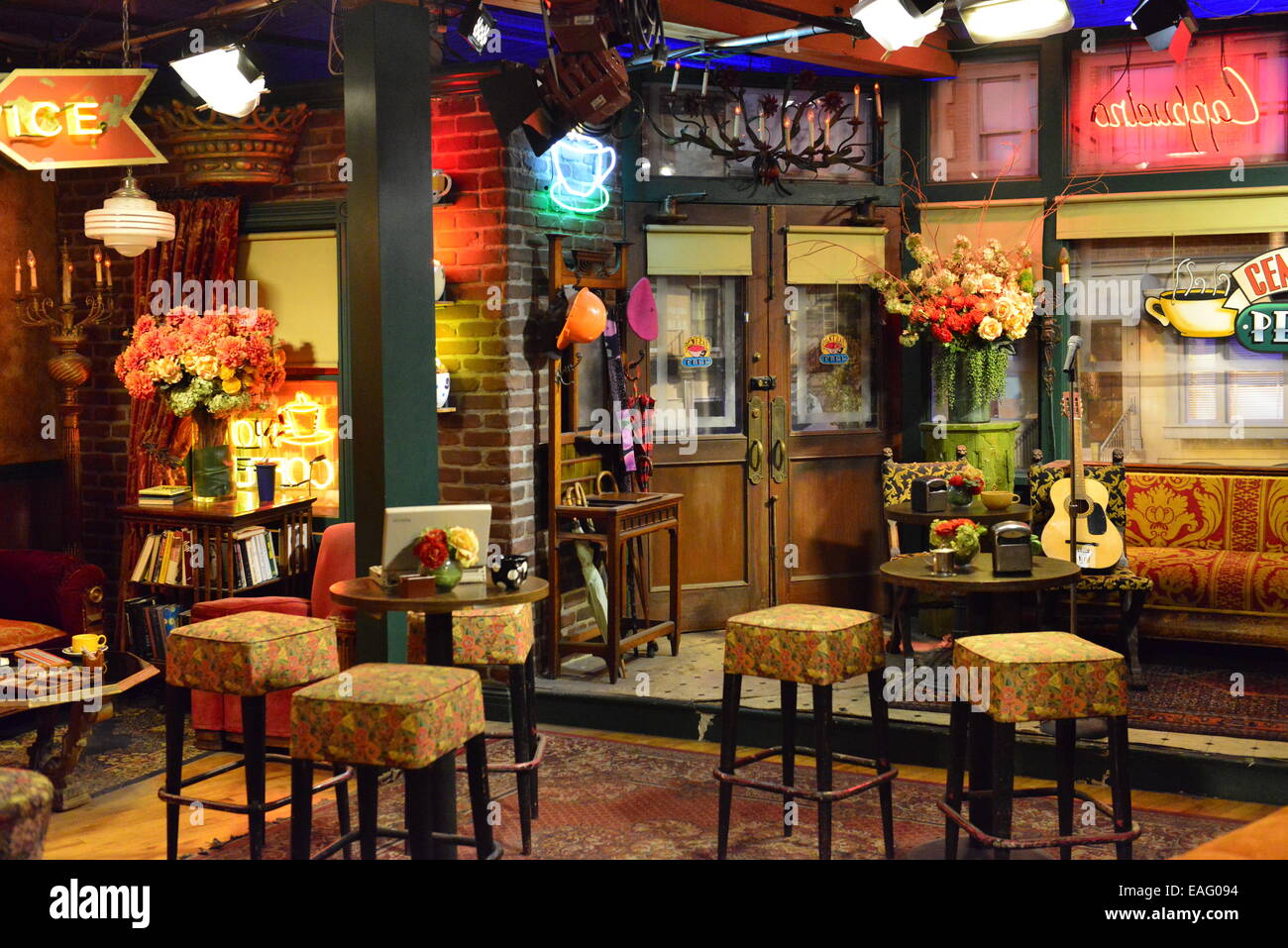 Central perk friends hi-res stock photography and images - Alamy