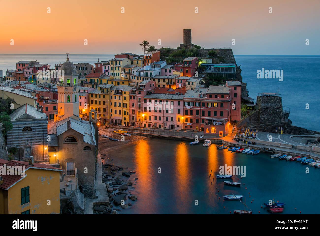 vernazza-sunrise-hi-res-stock-photography-and-images-alamy