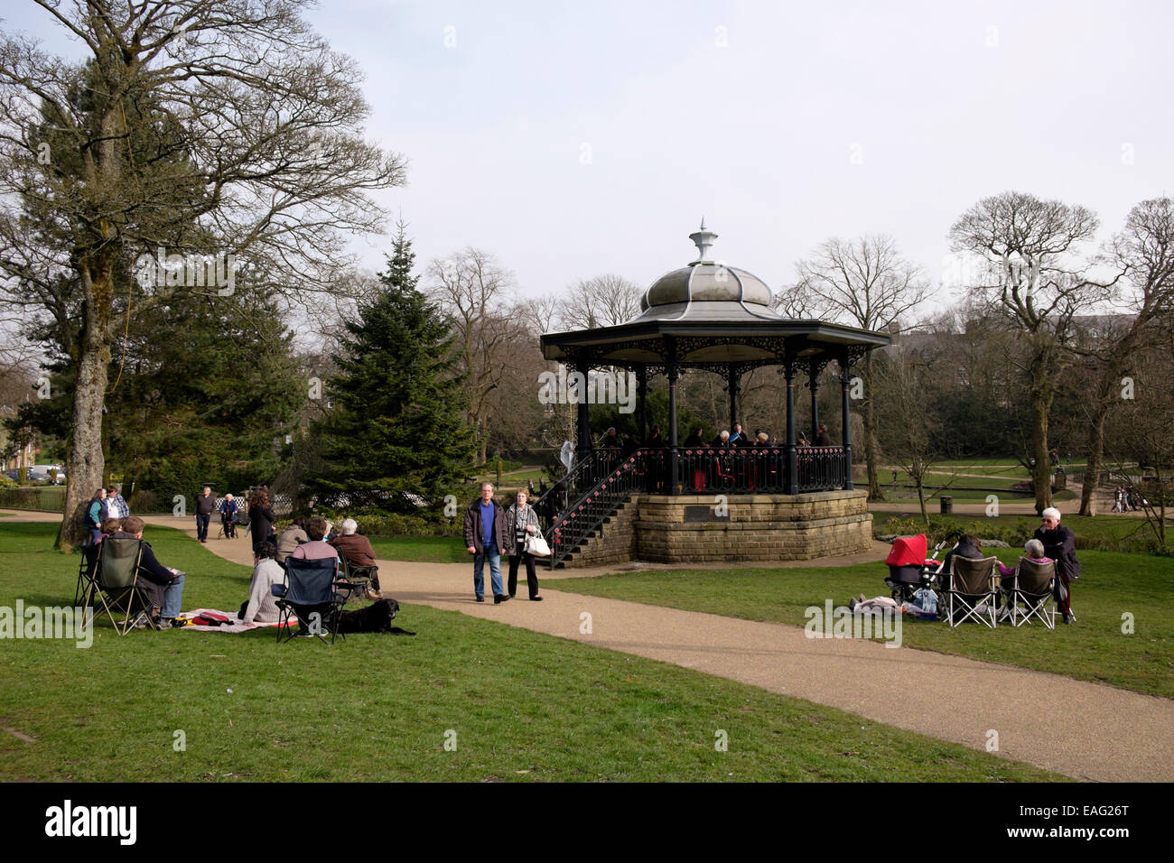 buxton-pavilion-gardens-in-the-peak-district-derbyshire-england-stock
