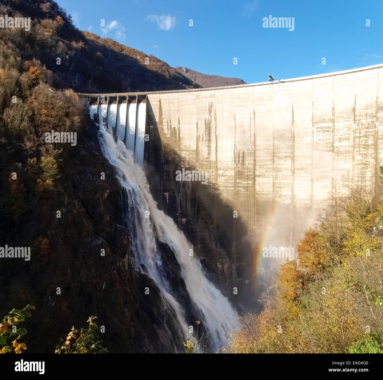 Dam of Contra Verzasca Ticino, Switzerland: spectacular waterfalls from ...