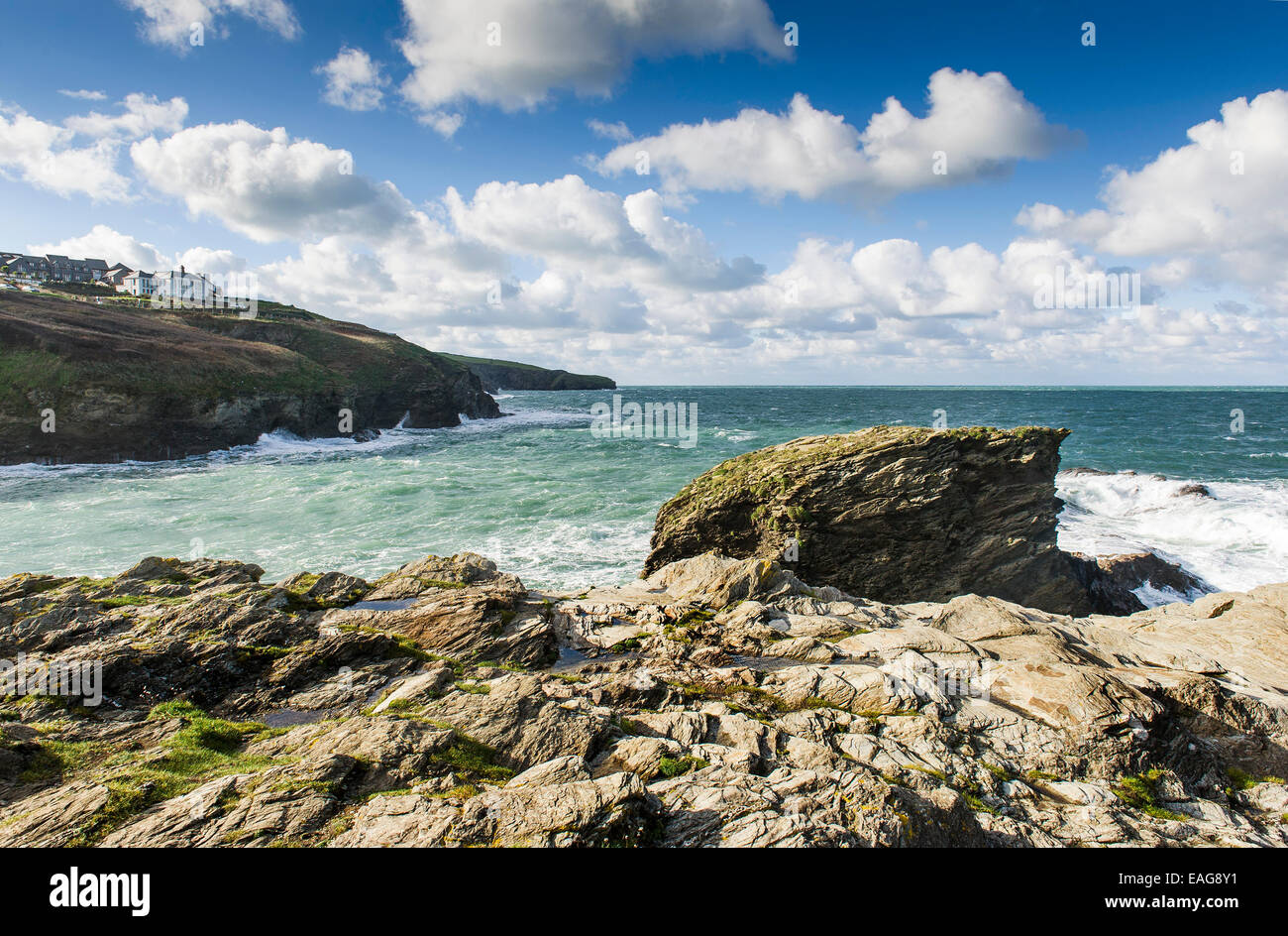 The entrance to Port Gaverne cove in Cornwall Stock Photo Alamy