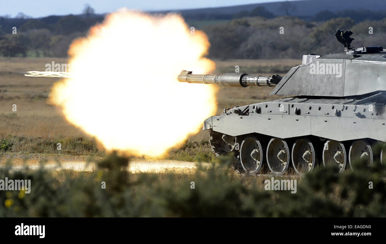 Challenger MkII battle tank firing at Lulworth ranges in Dorset, Britain, UK Stock Photo