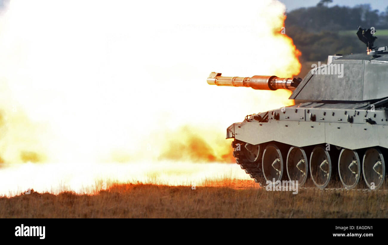 Challenger MkII battle tank firing at Lulworth ranges in Dorset, Britain, UK Stock Photo