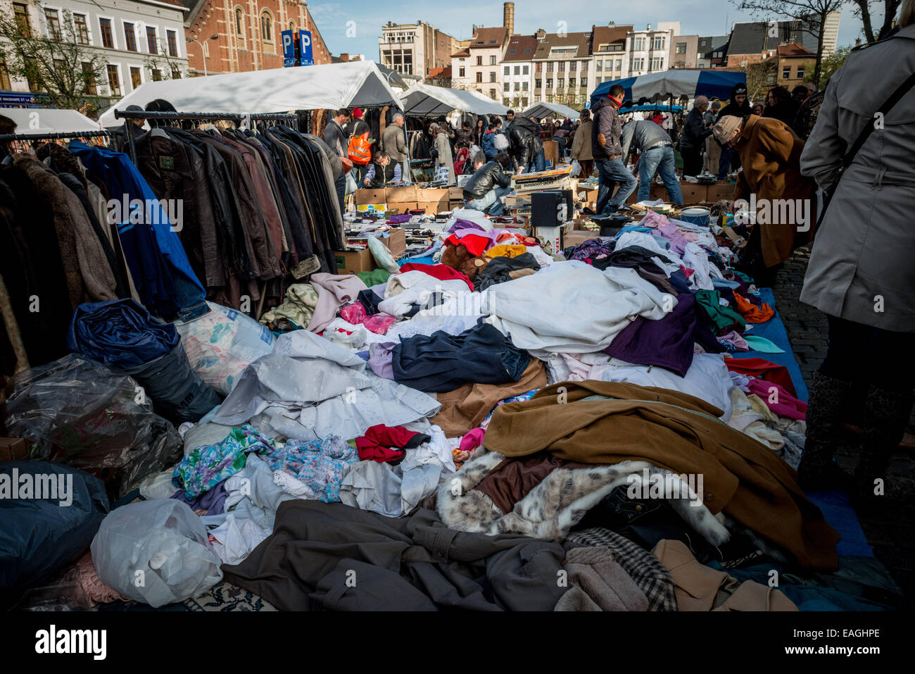 BrusselsMarolles Flea Market on Place du Jeu de Balle Stock Photo Alamy