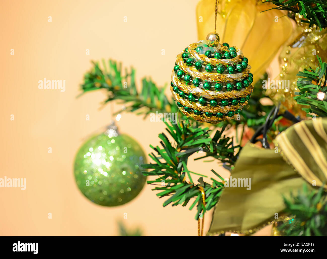 gold and green christmas tree Stock Photo - Alamy