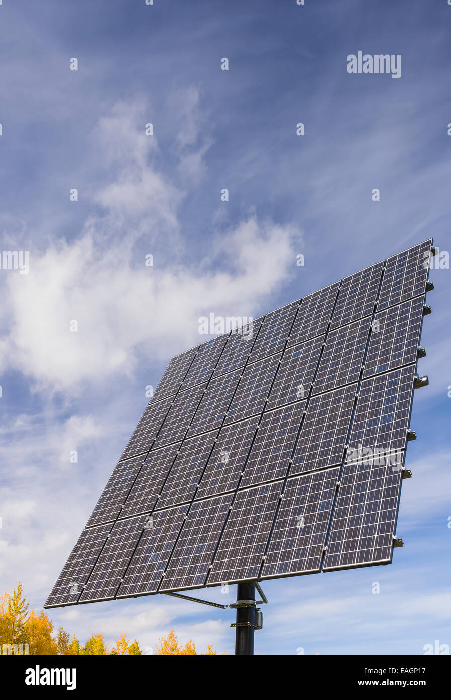 Solar array panel hi-res stock photography and images - Alamy