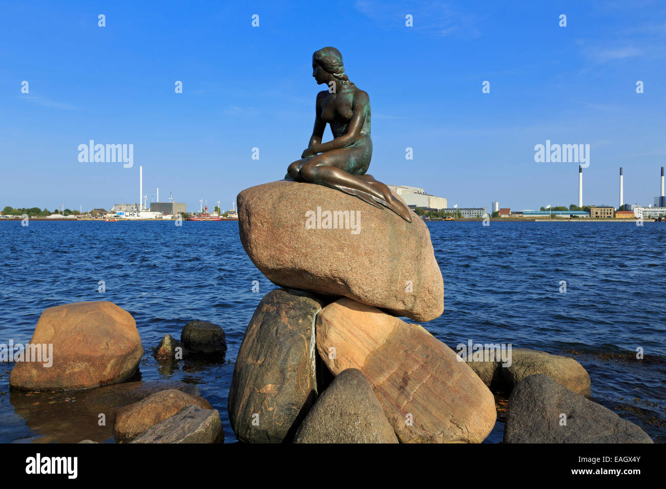 The little mermaid statue hi-res stock photography and images - Alamy