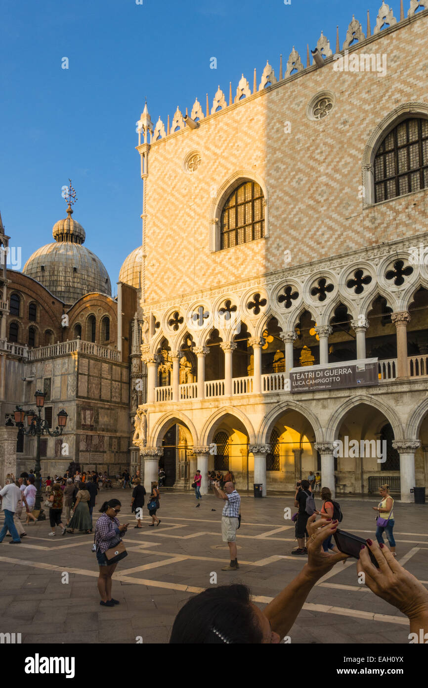 Italy venice piazzetta palazzo hi-res stock photography and images - Alamy