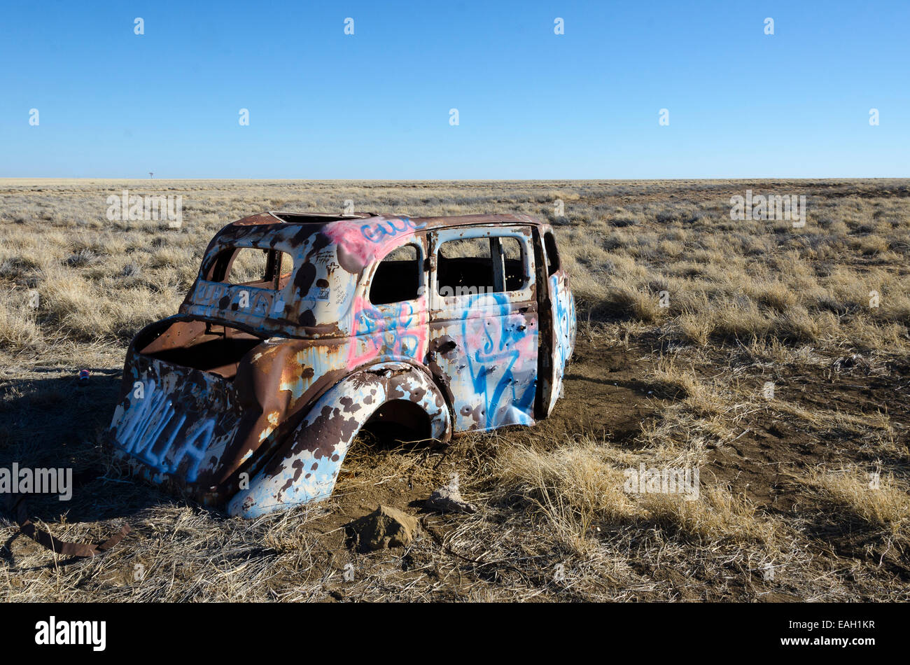 Abandoned car in desert near hi-res stock photography and images - Alamy