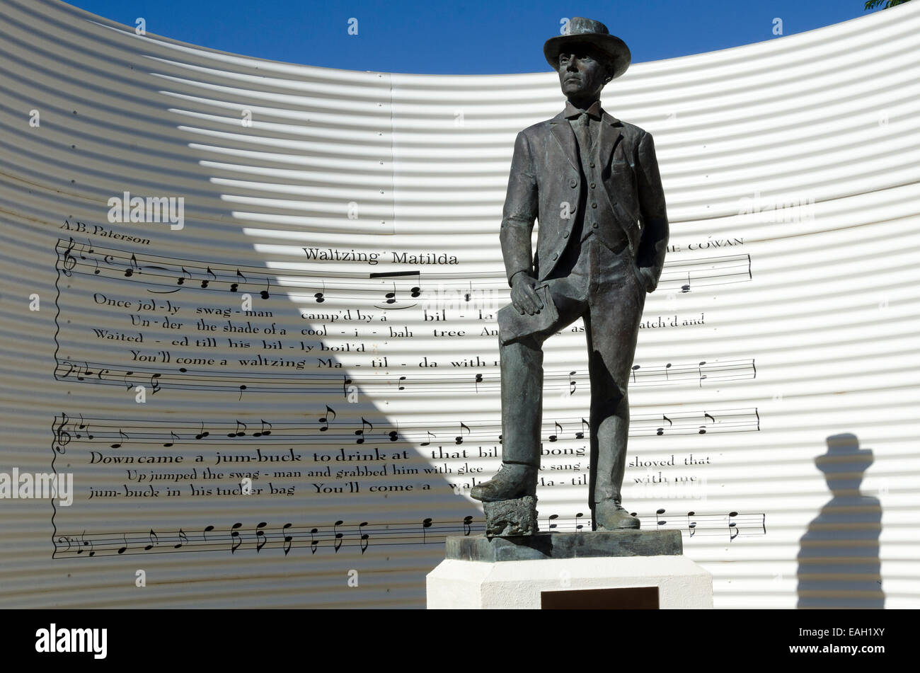Statue of Banjo Patterson, Waltzing Matilda Centre, Elderslie Street