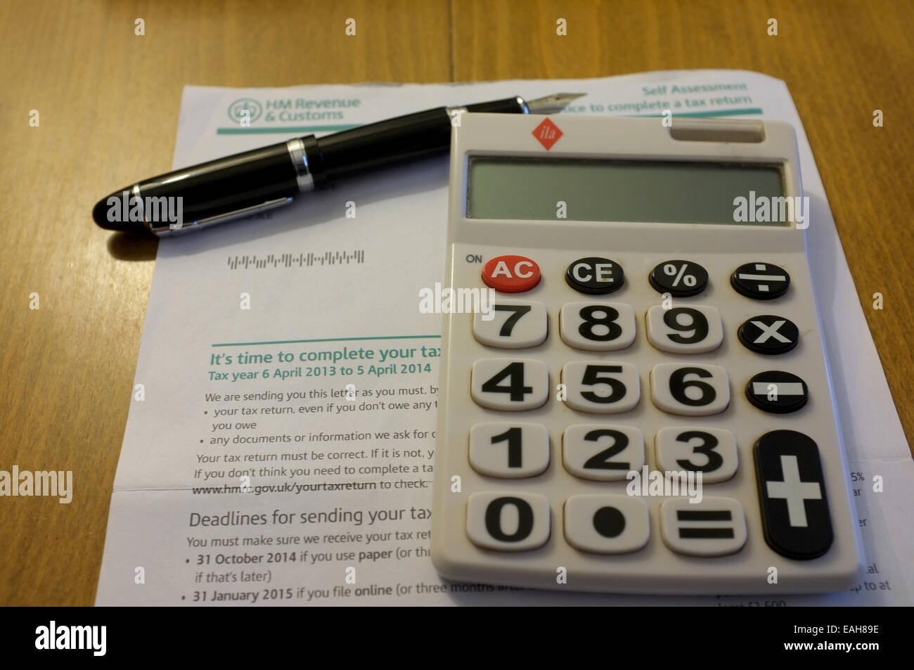 Tax return uk hi-res stock photography and images - Alamy