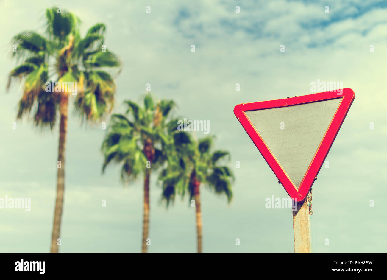 Give way traffic sign symbol hi res stock photography and images Alamy
