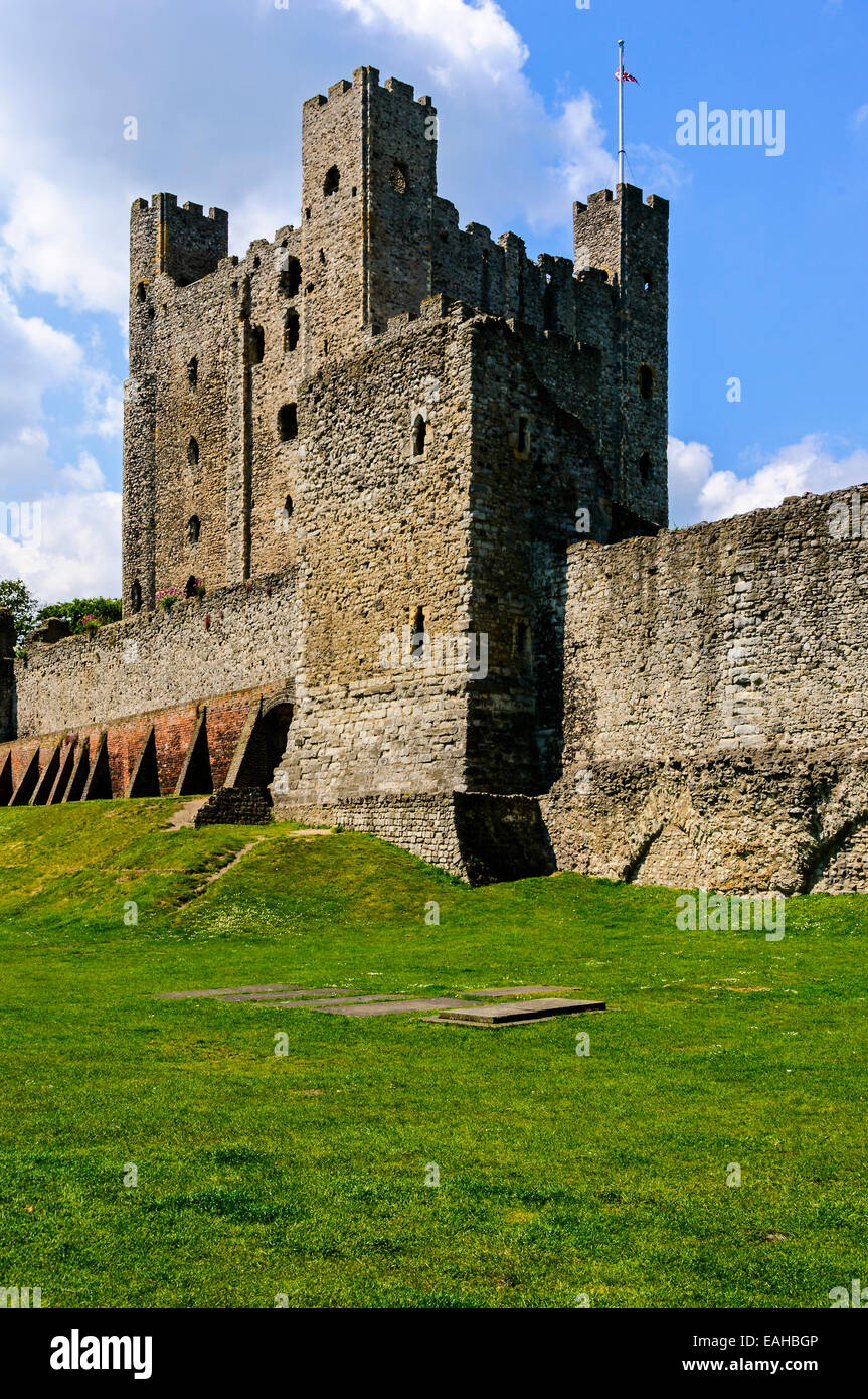 The prominent Norman Kentish ragstone Tower-keep of Rochester castle protected by a curtain wall and a rectangular tower Stock Photo