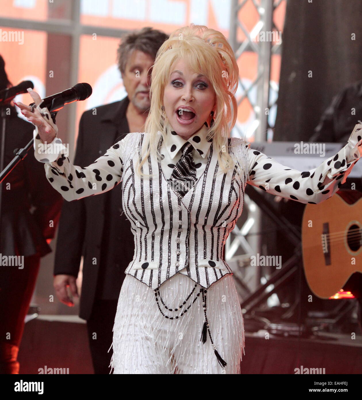 Country singing legend Dolly Parton performs some of her greatest hits ...