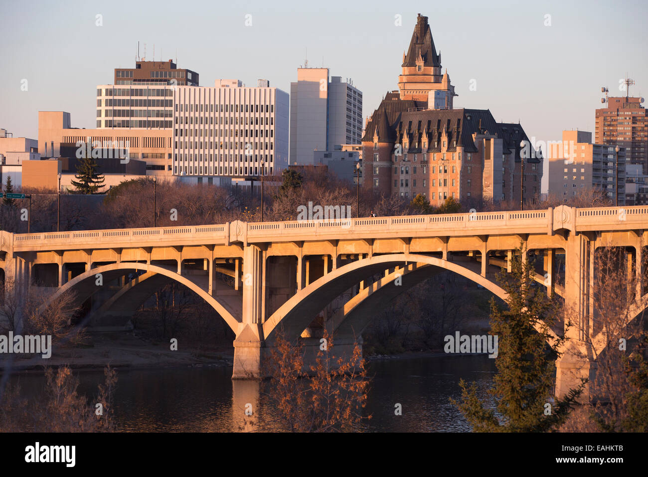 Broadway Bridge with Saskatoon skyline including Bessborough hotel. The bridge was built in 1932 as a make-work project during the great depression. Stock Photo