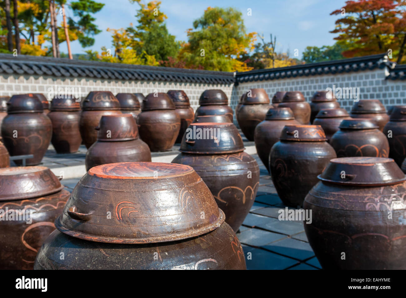 Korean Traditional Ceramic Pot For Sauce Stock Photo - Download Image Now -  Kimchee, Korean Culture, Tradition - iStock