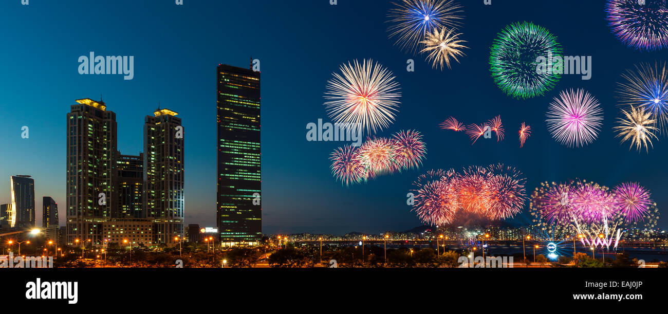 Fireworks explode over the Han River during the annual Seoul Fireworks Festival in Seoul, South Korea. Stock Photo