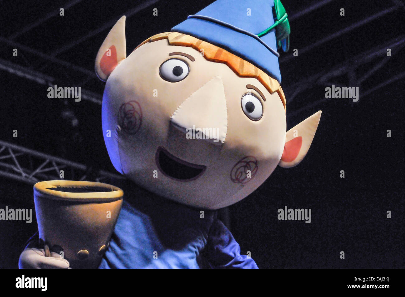 Belfast, Northern Ireland. 15th November, 2014. BBC's Ben and Holly, Mr Bloom, and of course, Santa Claus, turn on the Christmas lights at Belfast City Hall. Credit:  Stephen Barnes/Alamy Live News Stock Photo