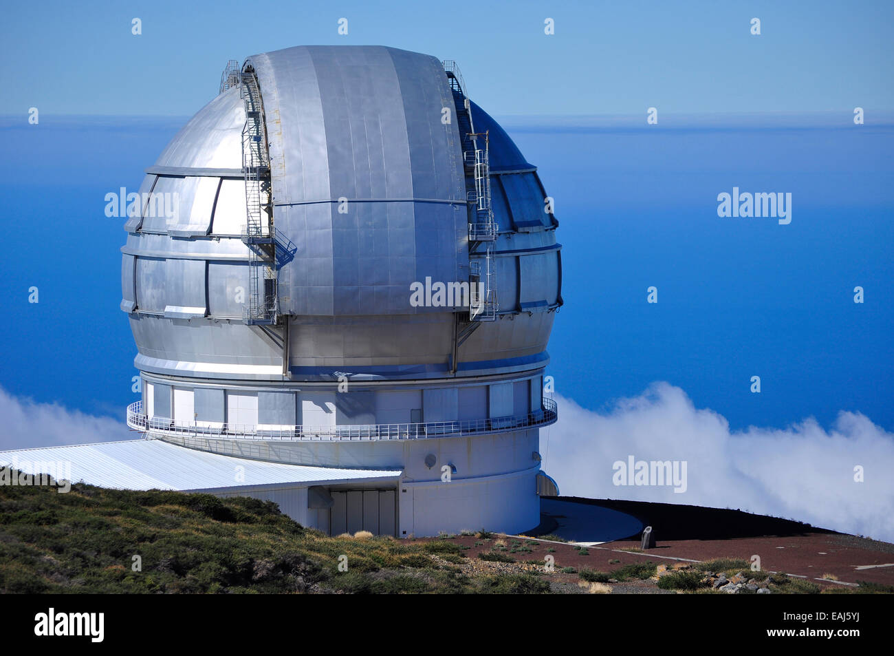 The Gran Telescopio CANARIAS (GTC) at the Observatorio del Roque de Los  Muchachos, La Palma, Canary Islands, Spain Stock Photo - Alamy