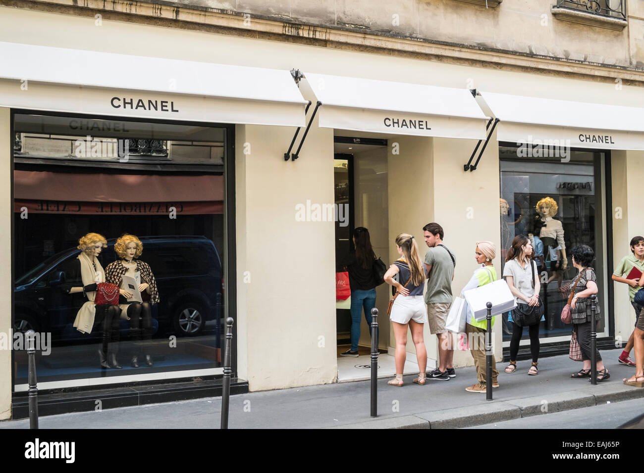 Boutique of coco chanel hi-res stock photography and images - Alamy