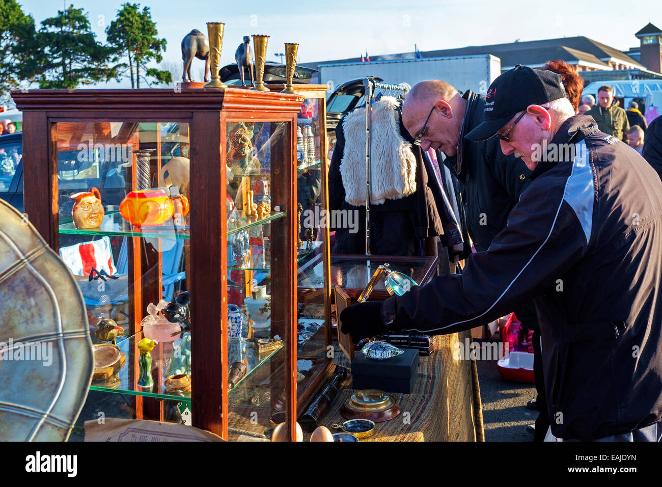 Carboot sale shoes uk hires stock photography and images Alamy