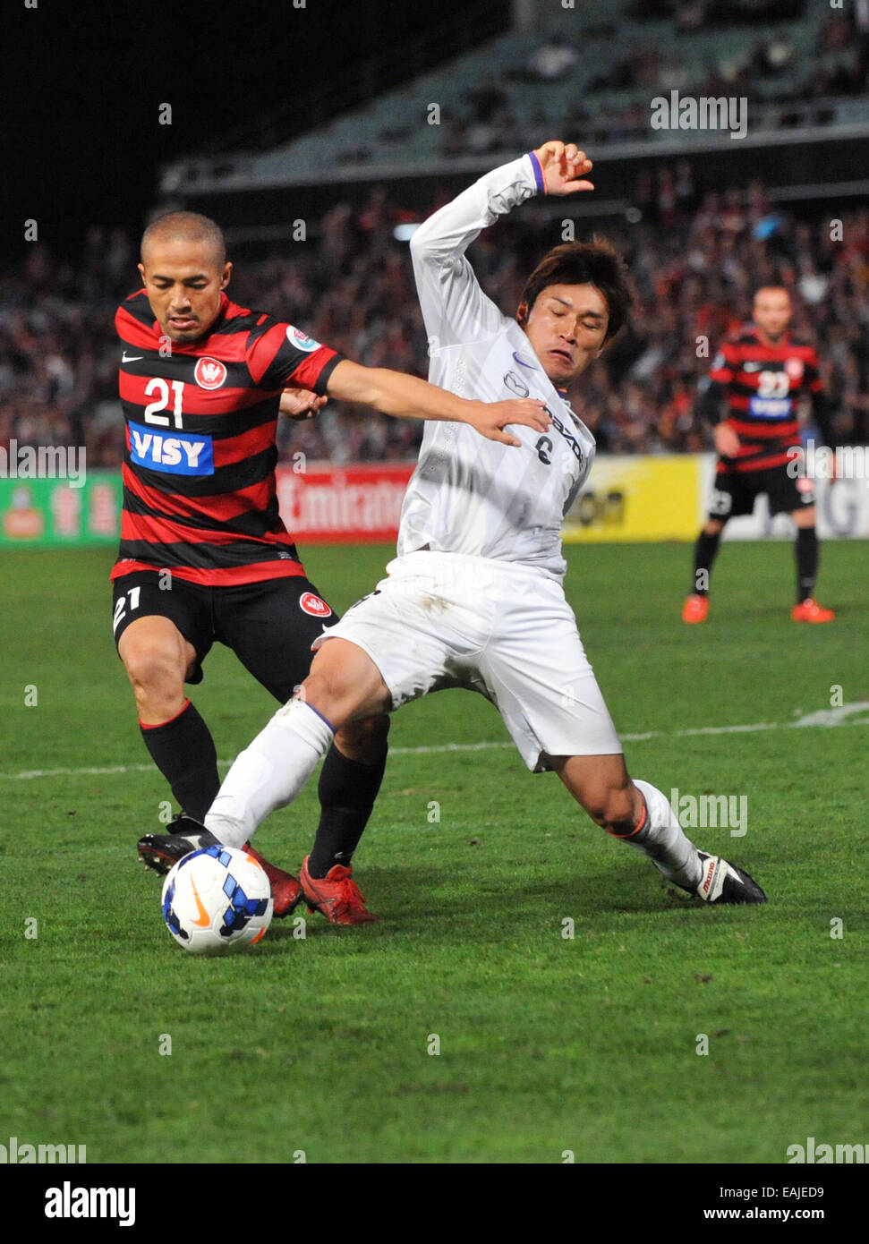 The Western Sydney Wanderers beat Sanfrecce Hiroshima 2-0 to overcome a 1-3 deficit after the first leg of the elimination round.  Featuring: Shinji Ono,Aoyama Toshihiro Where: Sydney, Australia When: 14 May 2014 Stock Photo