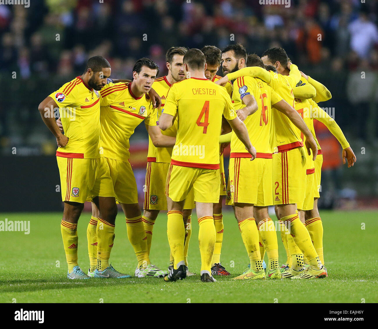 Brussels, Belgium. 16th Nov, 2014. The Welsh team celebrate at the final whistle.- European Qualifier - Belgium vs Wales- Heysel Stadium - Brussels - Belgium - 16th November 2014 - Picture David Klein/Sportimage. Credit:  csm/Alamy Live News Stock Photo