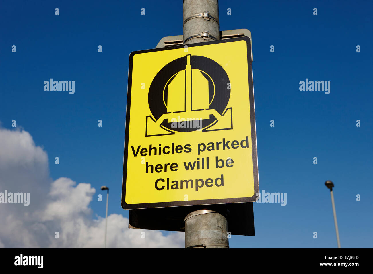 Clamping warning sign hires stock photography and images Alamy