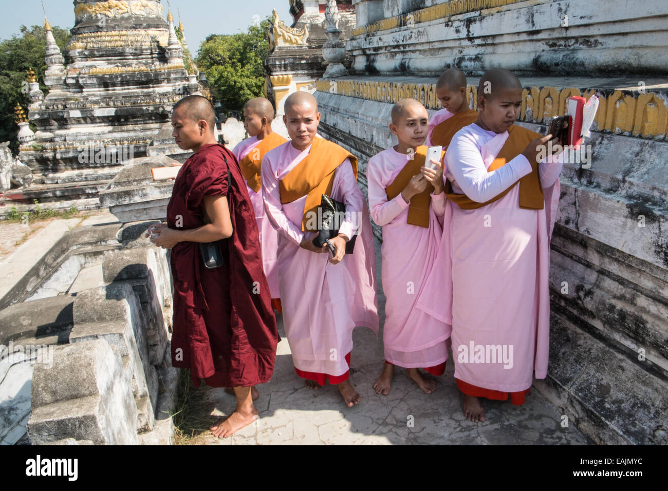 Buddhist Nuns Photographing Themselves selfies tablets At Me Nu Oak