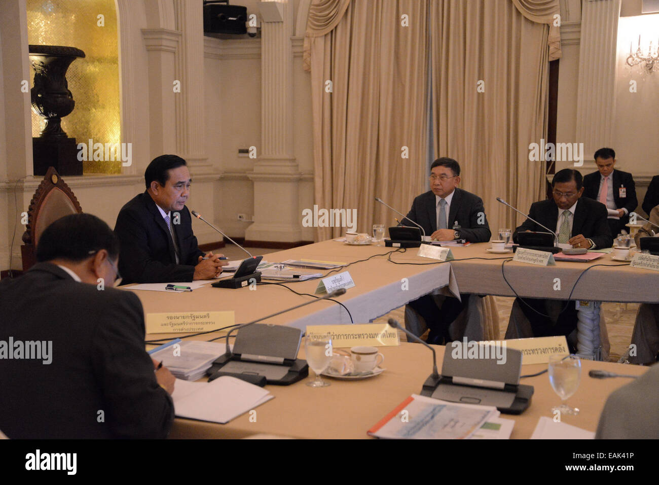 (141117) -- BANGKOK, Nov. 17, 2014 (Xinhua) -- Thai Prime Minister Prayuth Chan-ocha (2nd L) chairs the meeting of Policy Committee on Special Economic Zone Development at the Government House in Bangkok, Thailand, Nov.17, 2014. (Xinhua/Rachen Sageamsak)(bxq) Stock Photo
