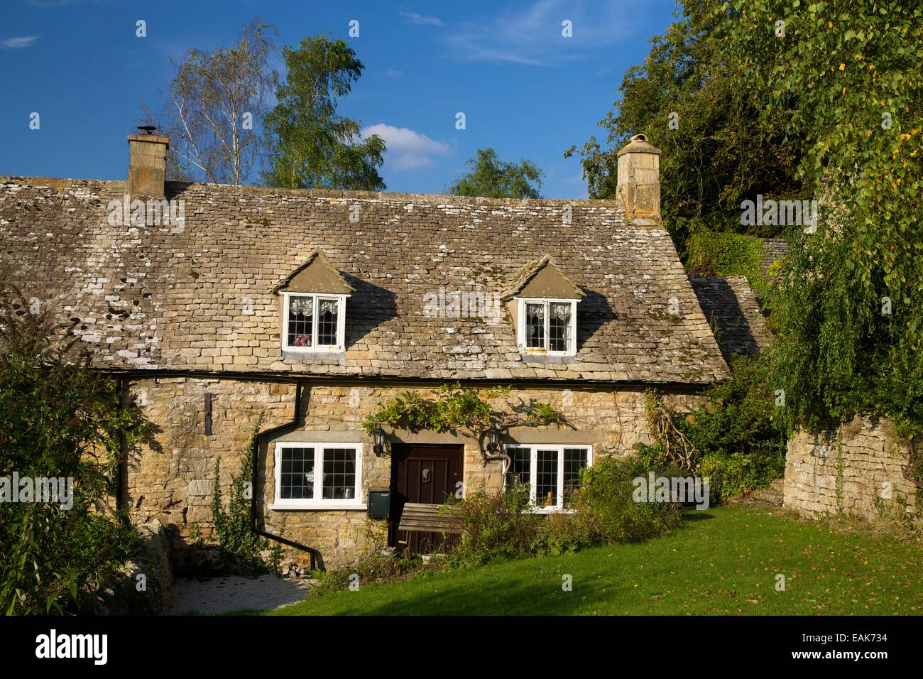 Cottage in evening sunshine, Snowshill, Cotswolds, Gloucestershire, England, UK, GB, Europe Stock Photo