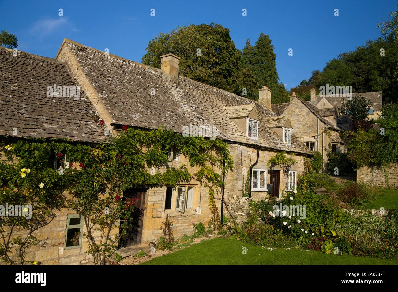 Cottages in evening sunshine, Snowshill, Cotswolds, Gloucestershire, England, UK, GB, Europe Stock Photo