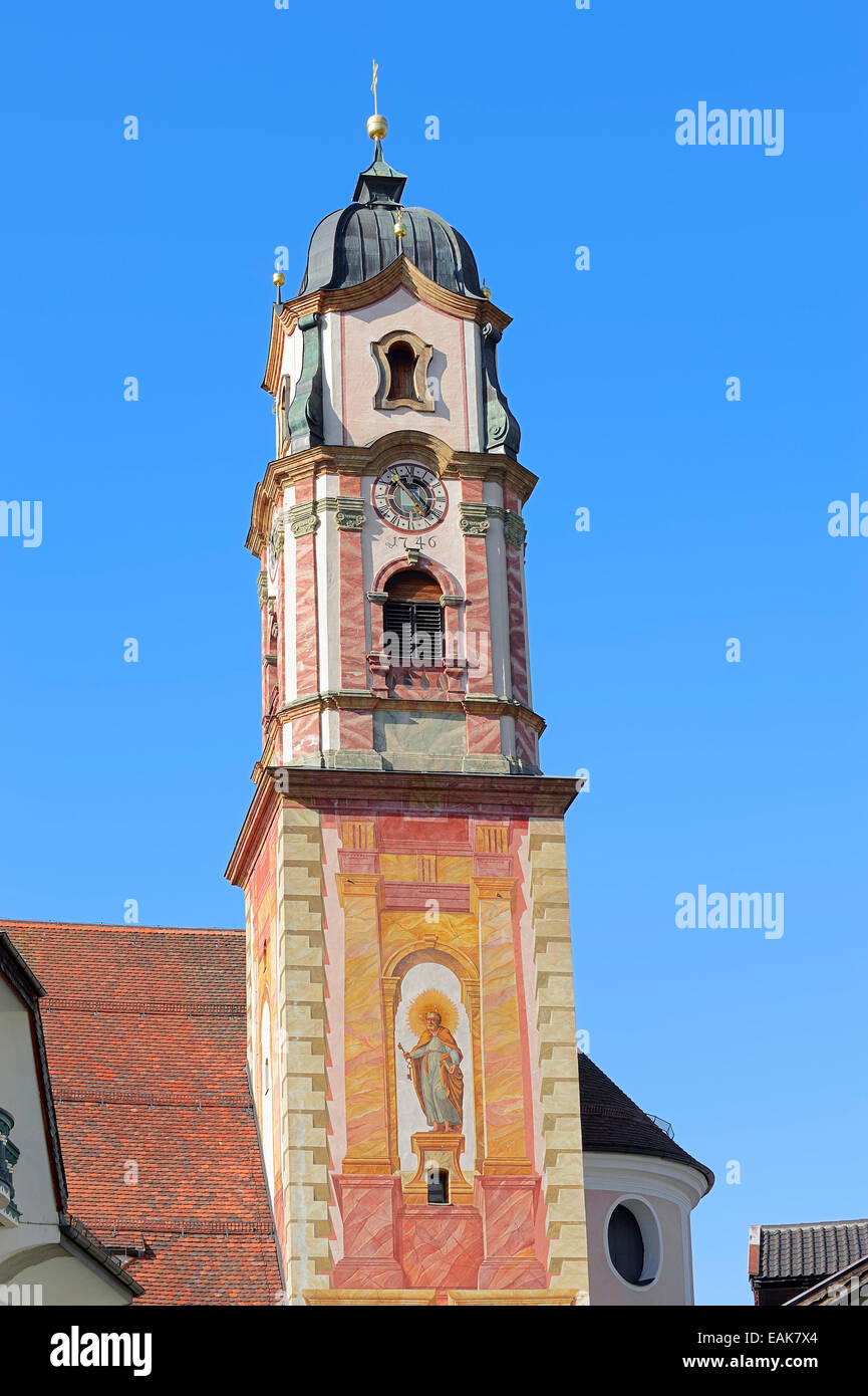 Parish Church of St. Peter and St. Paul with lueftlmalerei traditional murals, Mittenwald, Werdenfelser Land, Upper Bavaria Stock Photo